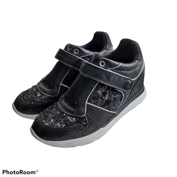 GUESS Women's LUKKA Wedge Sneakers - Picture 6 of 6